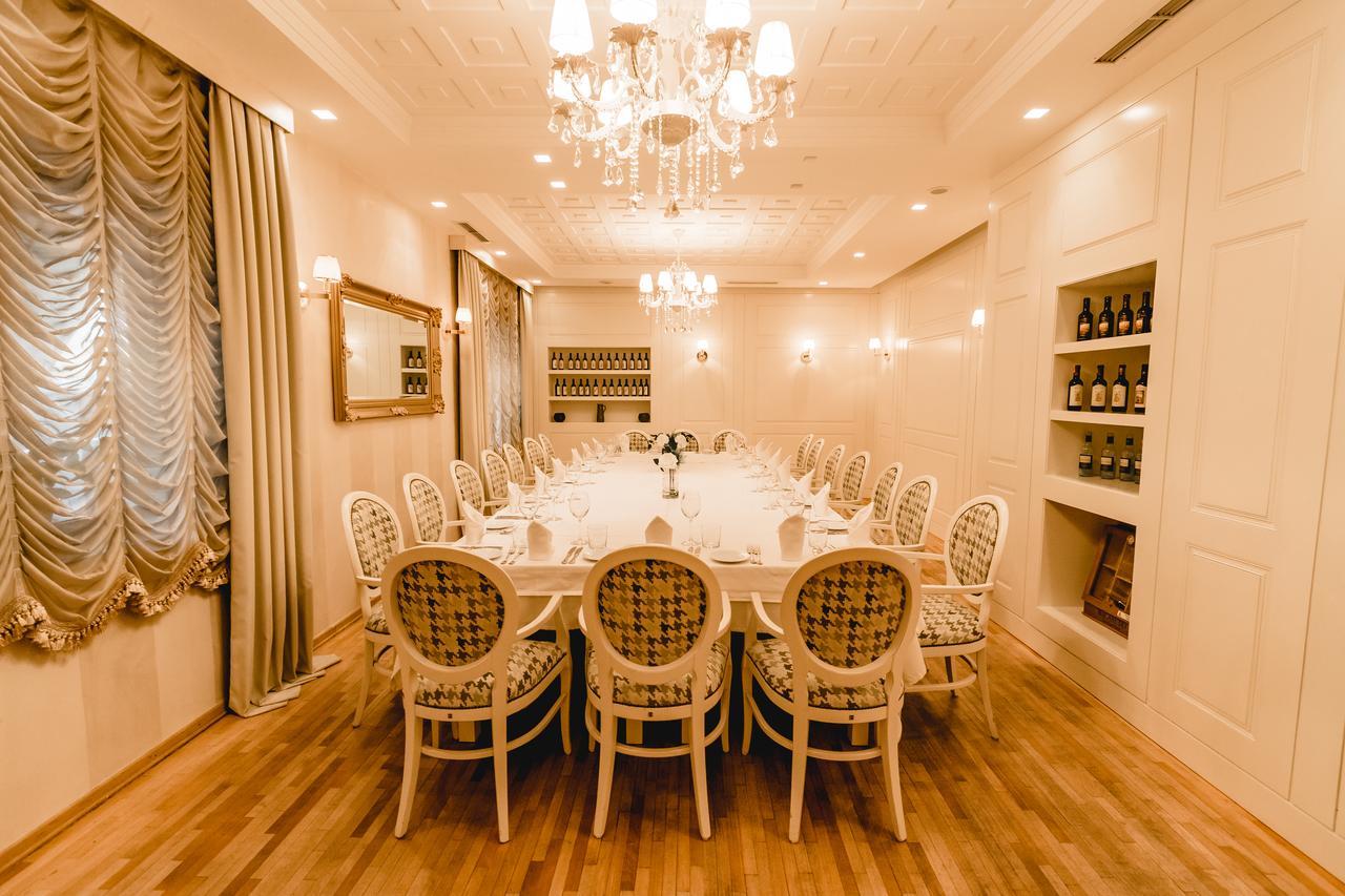 Green House Hotel & Restaurant Тирана Экстерьер фото