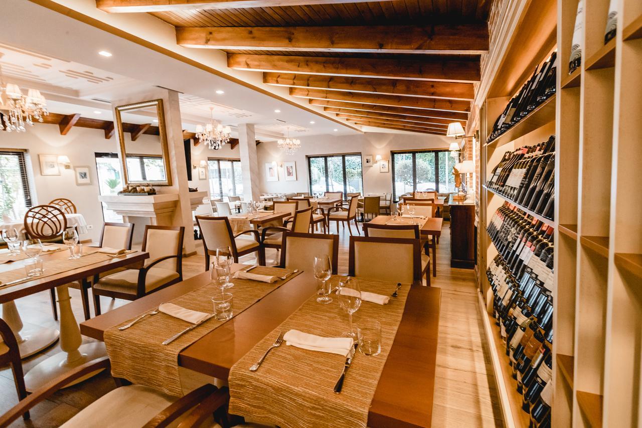 Green House Hotel & Restaurant Тирана Экстерьер фото