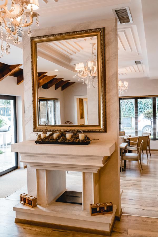 Green House Hotel & Restaurant Тирана Экстерьер фото