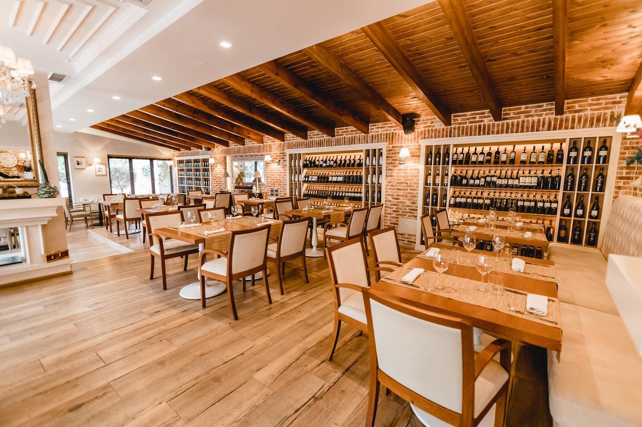 Green House Hotel & Restaurant Тирана Экстерьер фото