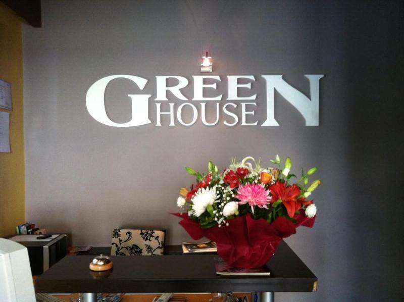 Green House Hotel & Restaurant Тирана Экстерьер фото