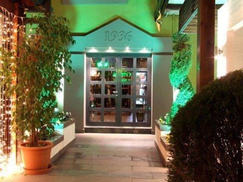 Green House Hotel & Restaurant Тирана Экстерьер фото