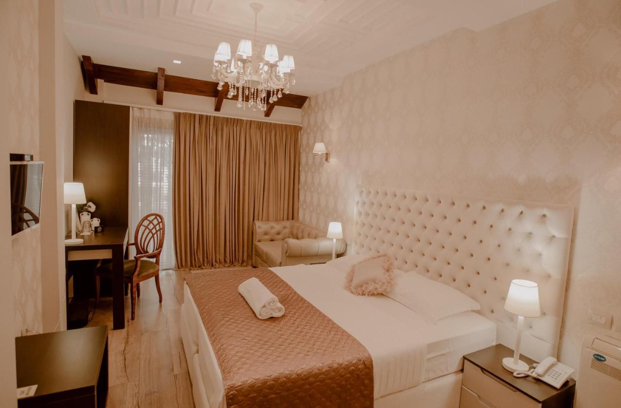 Green House Hotel & Restaurant Тирана Экстерьер фото
