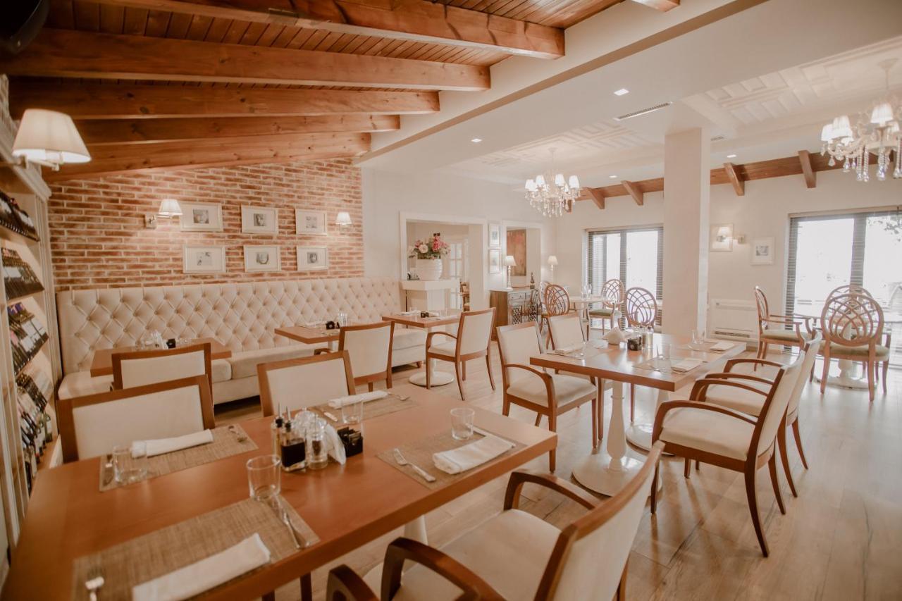 Green House Hotel & Restaurant Тирана Экстерьер фото