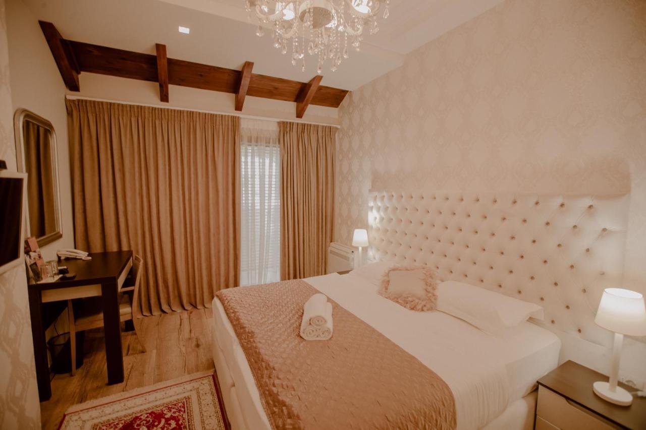 Green House Hotel & Restaurant Тирана Экстерьер фото