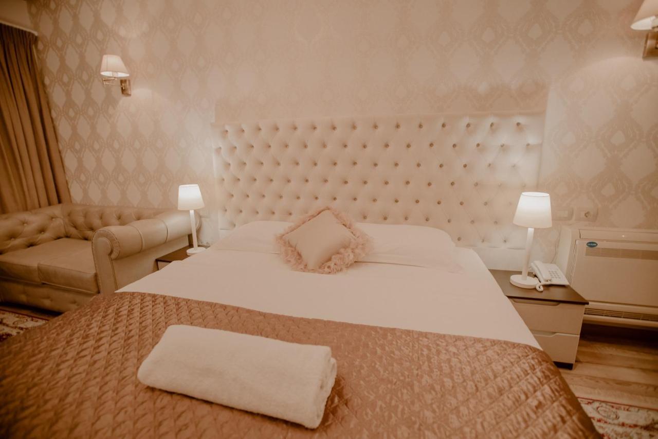 Green House Hotel & Restaurant Тирана Экстерьер фото