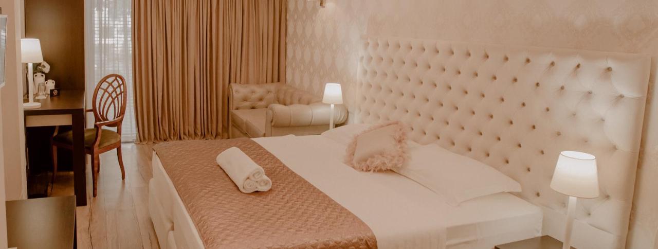 Green House Hotel & Restaurant Тирана Экстерьер фото