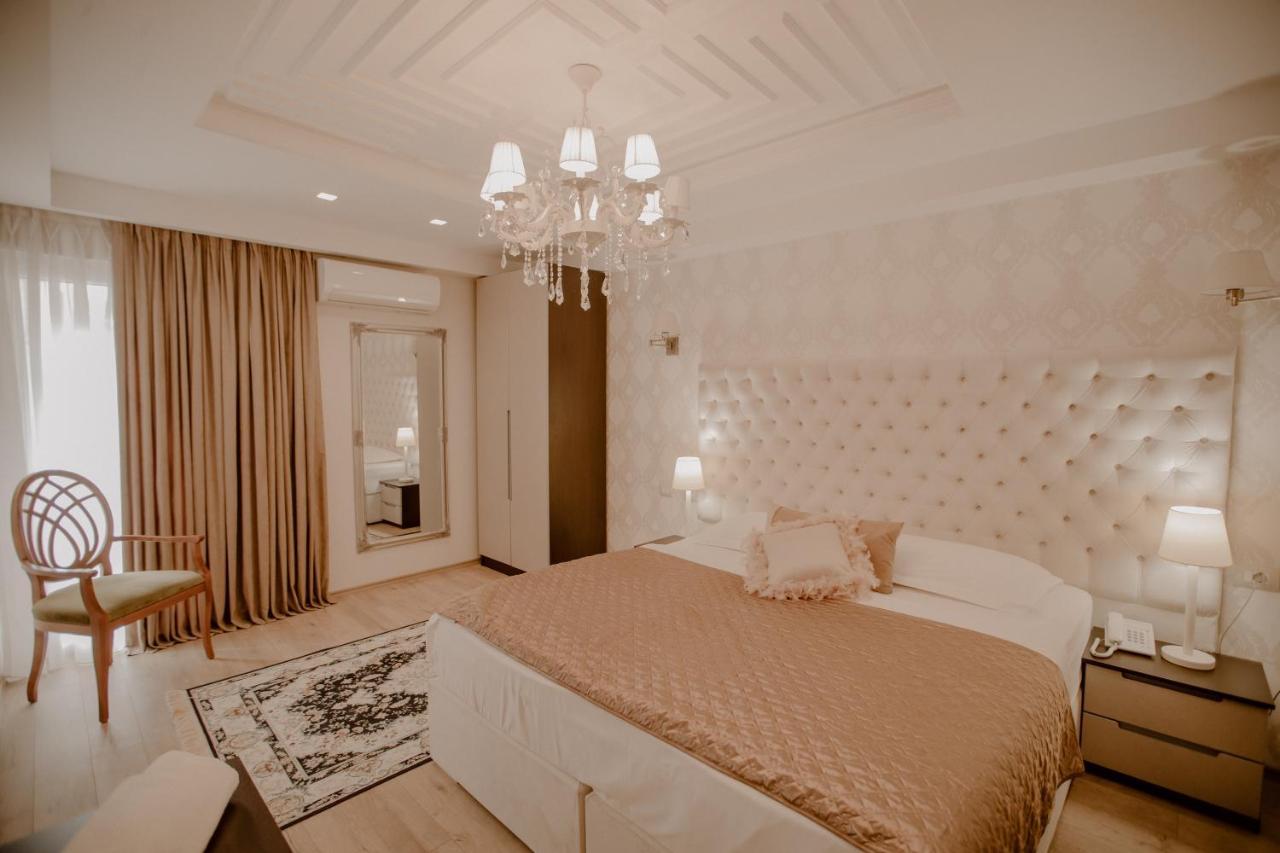 Green House Hotel & Restaurant Тирана Экстерьер фото